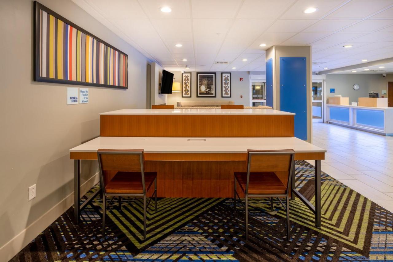 Holiday Inn Express Hotel & Suites Salisbury - Delmar By Ihg Dış mekan fotoğraf