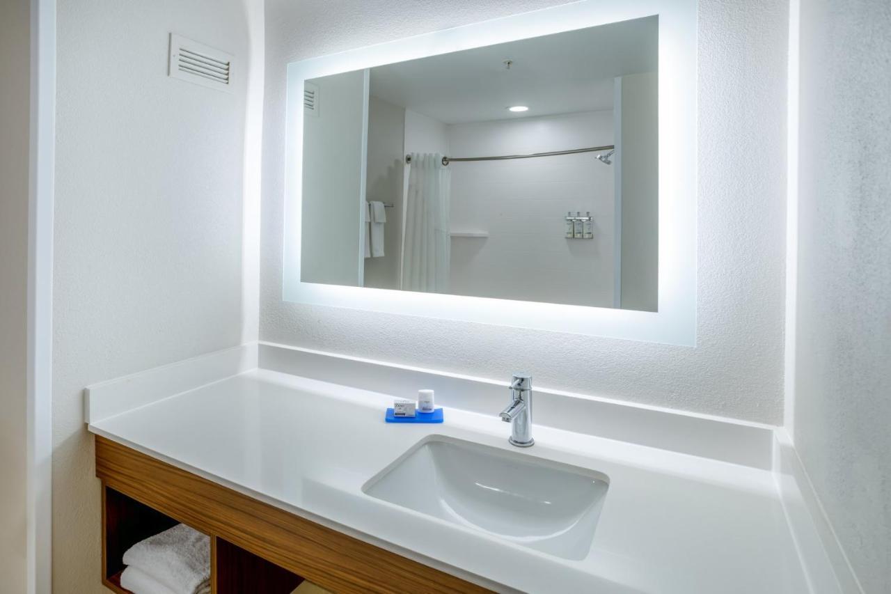 Holiday Inn Express Hotel & Suites Salisbury - Delmar By Ihg Dış mekan fotoğraf